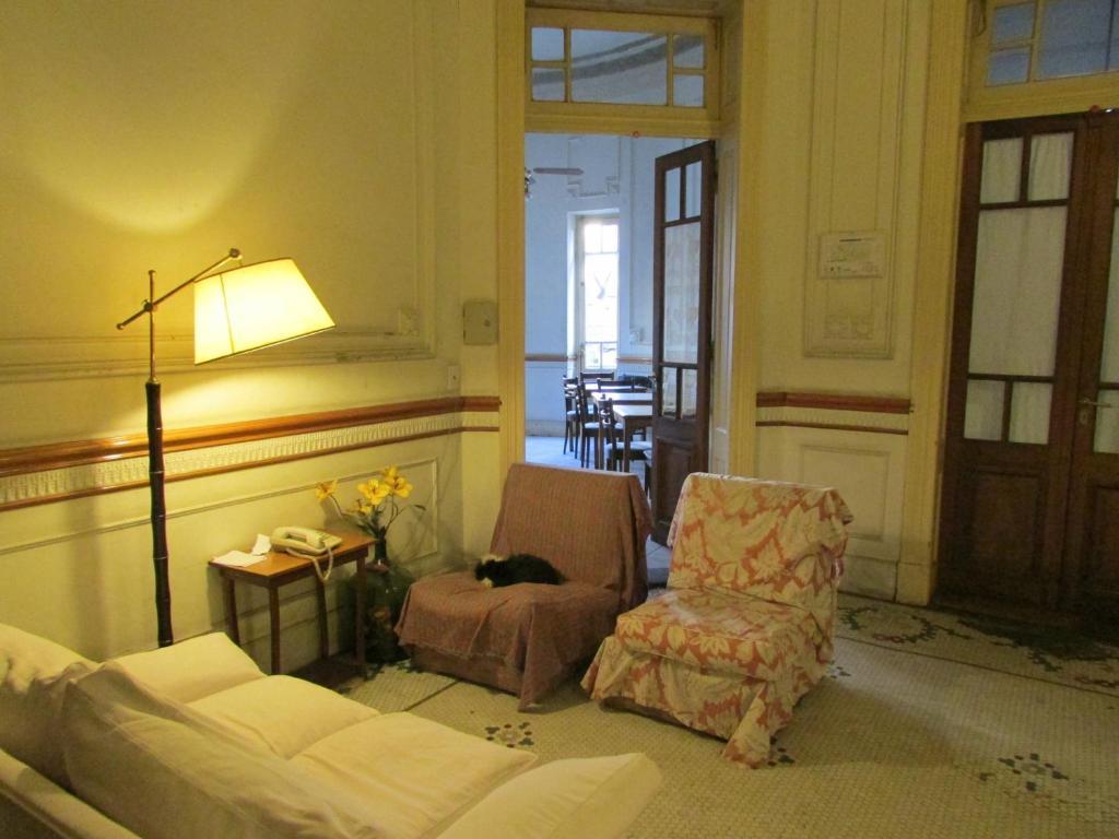Atahualpa Hostal *